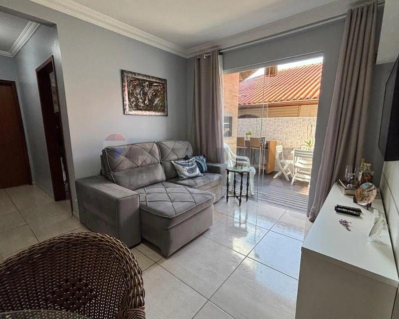 Apartamento 2 Quartos com Varanda Gourmet à Venda em Ingleses — Ingleses