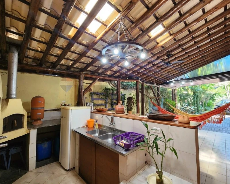 Casa 4 Suítes à Venda em Ingleses, Florianópolis — 282 m² — Ingleses