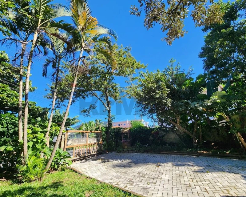 Casa 4 Suítes à Venda em Ingleses, Florianópolis — 282 m² — Ingleses