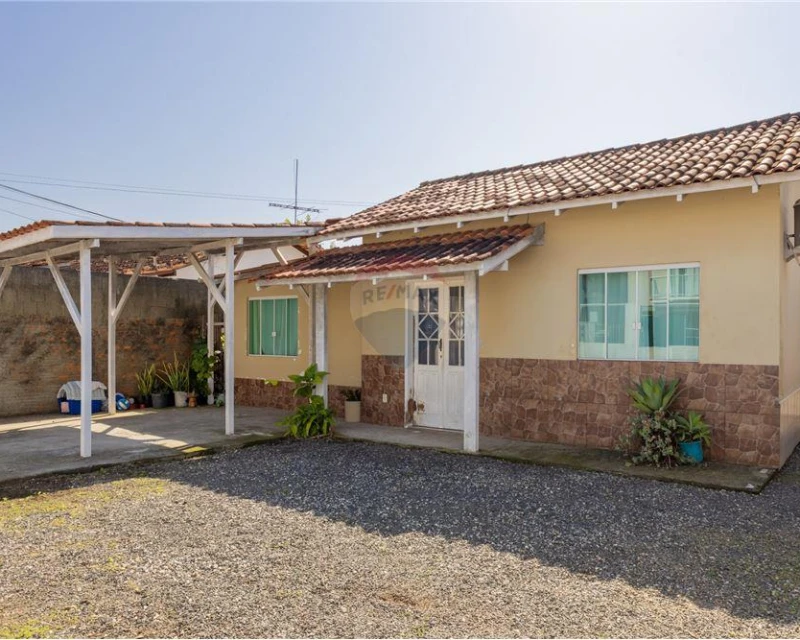 2-Bedroom House for Sale — Carianos, Florianópolis, SC — Carianos