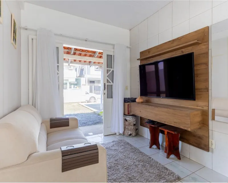 2-Bedroom House for Sale — Carianos, Florianópolis, SC — Carianos