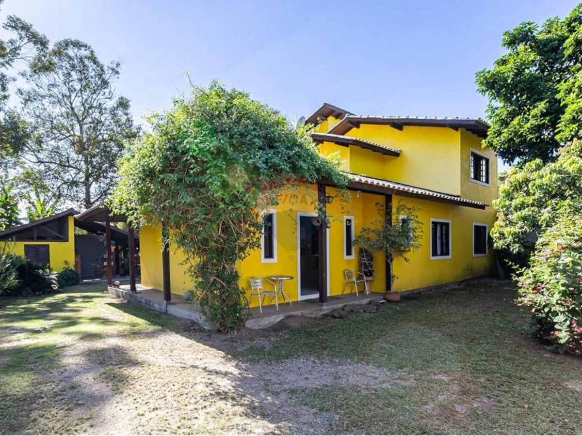 Casa 4 Quartos à Venda no Campeche, Florianópolis — Terreno de 580 m²