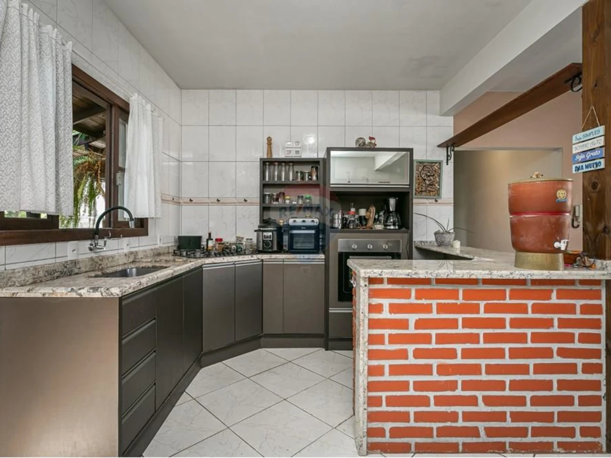 Casa 4 Quartos à Venda no Campeche, Florianópolis — Terreno de 580 m²