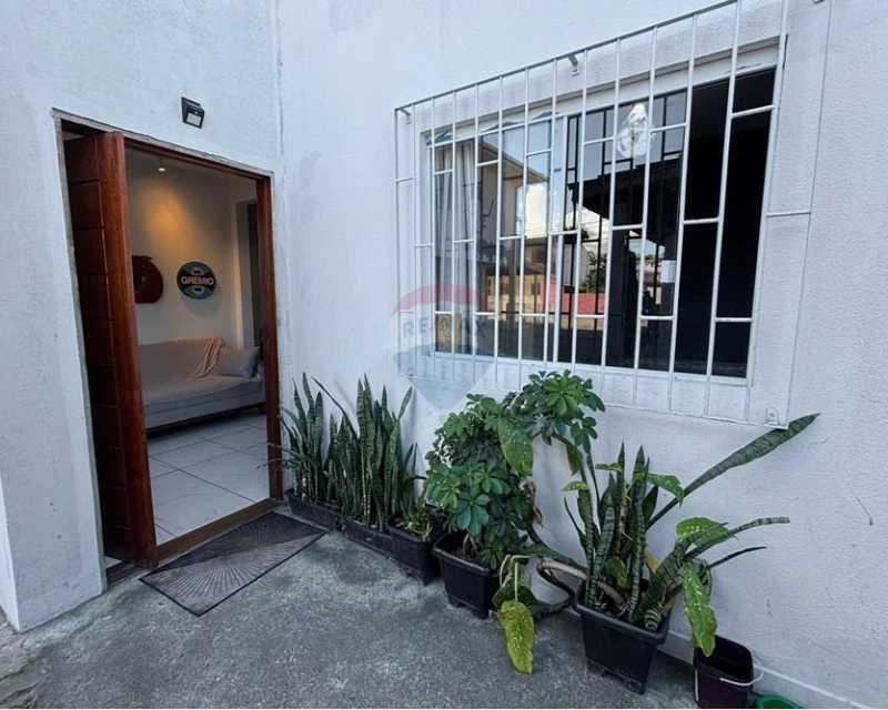 Apartamento 2 Quartos à Venda no Térreo em Ingleses, Florianópolis — Ingleses