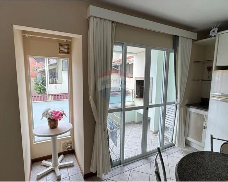 2-Bedroom Apartment for Sale in Canasvieiras, Florianópolis — 77 m² — Canasvieiras