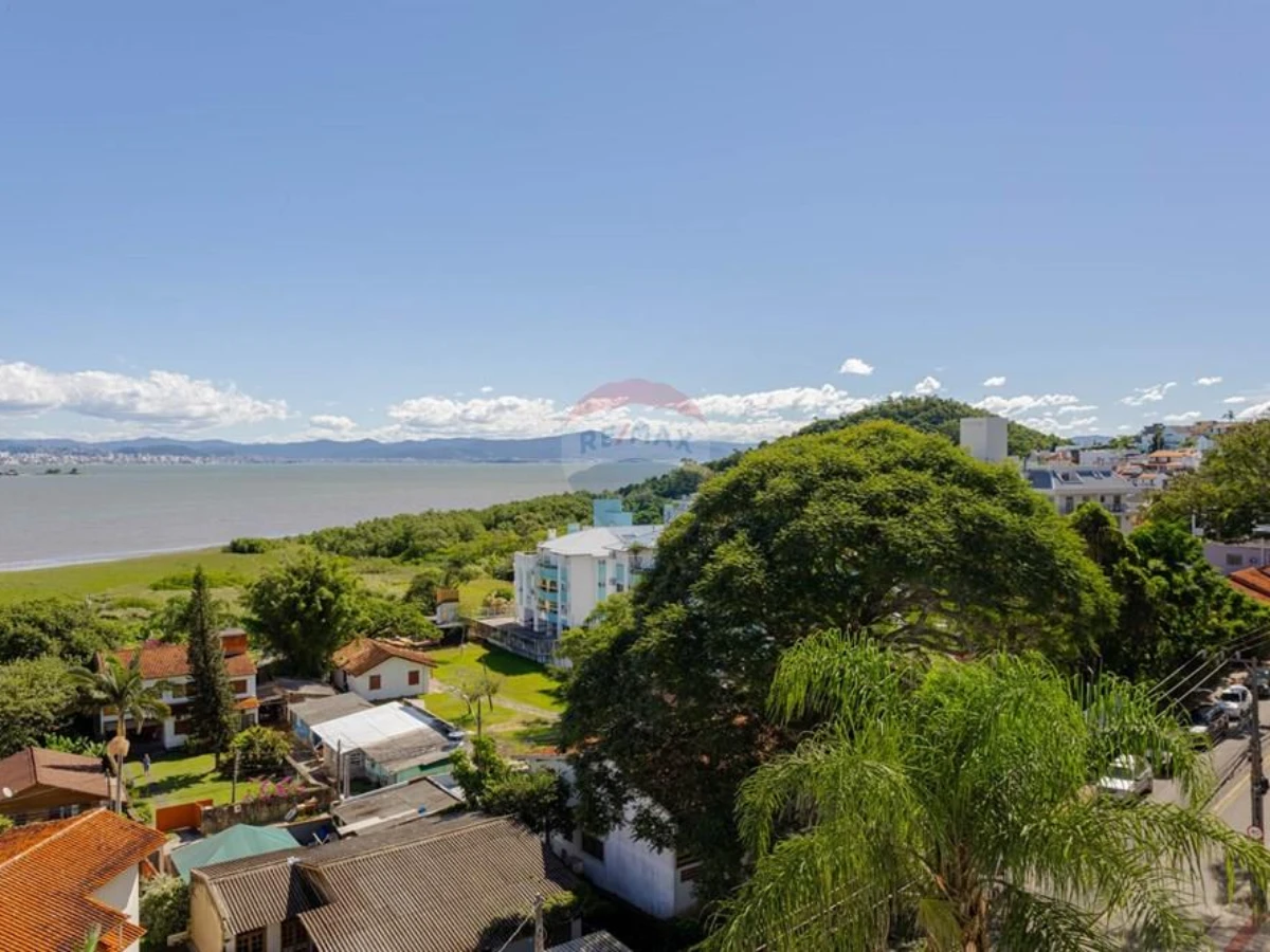 Apartamento 3 Dormitórios com Vista Mar — João Paulo, Florianópolis
