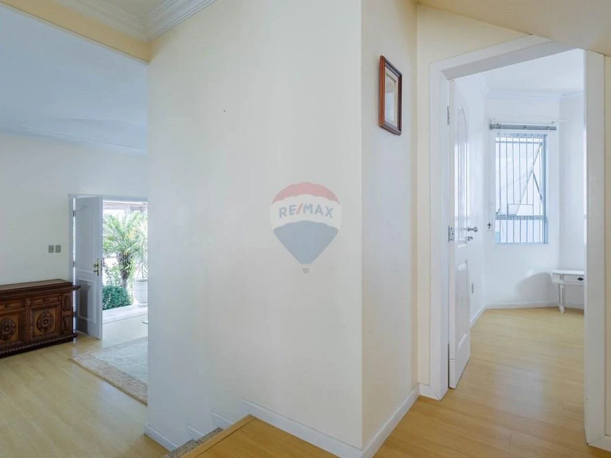 Casa de Condomínio 5 Dormitórios à Venda no João Paulo, Florianópolis