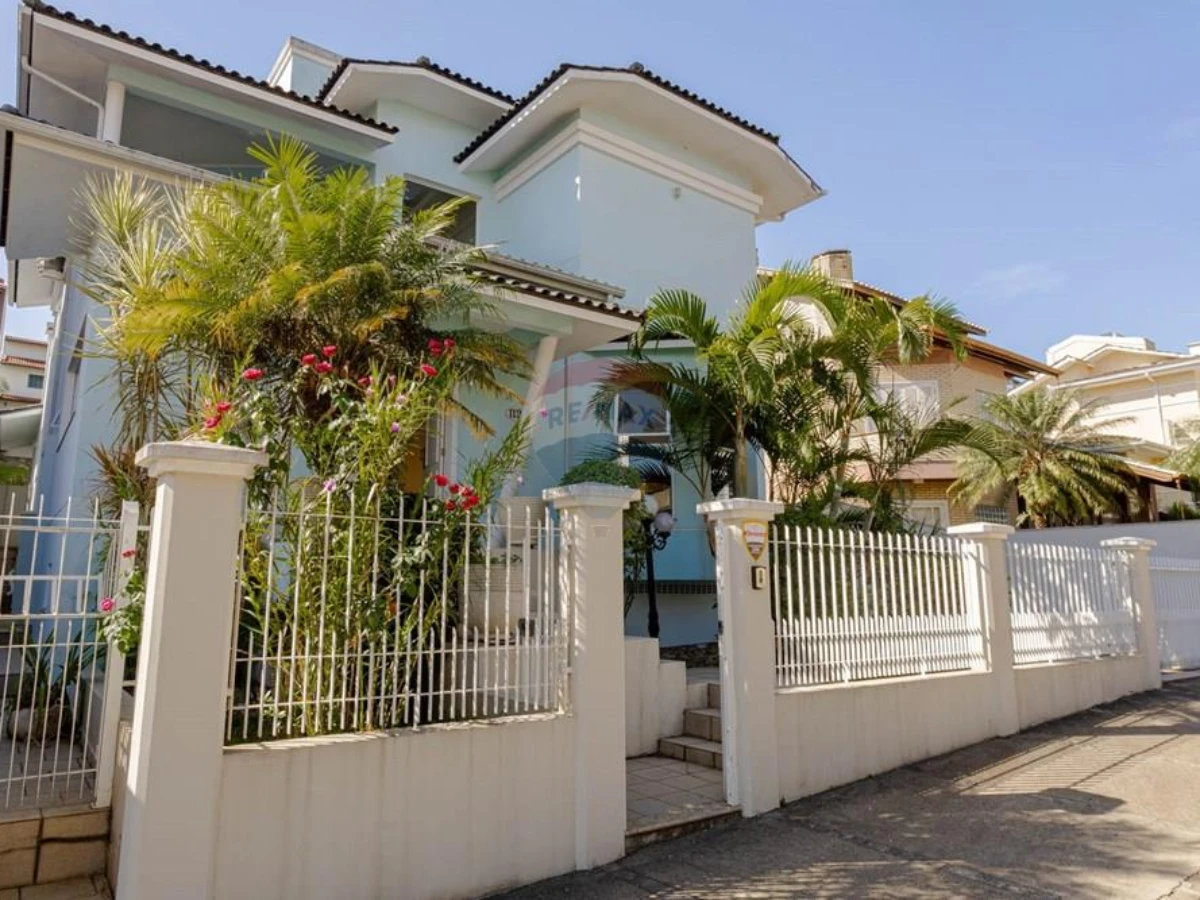 Casa de Condomínio 5 Dormitórios à Venda no João Paulo, Florianópolis