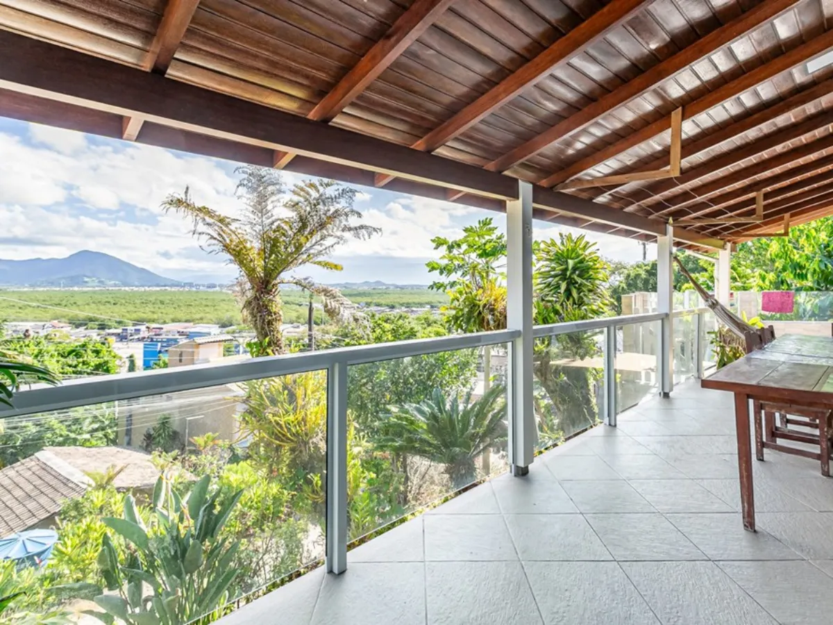 Casa 3 Dormitorios con Terreno de 3.200 m² — Rio Tavares, Florianópolis — Rio Tavares