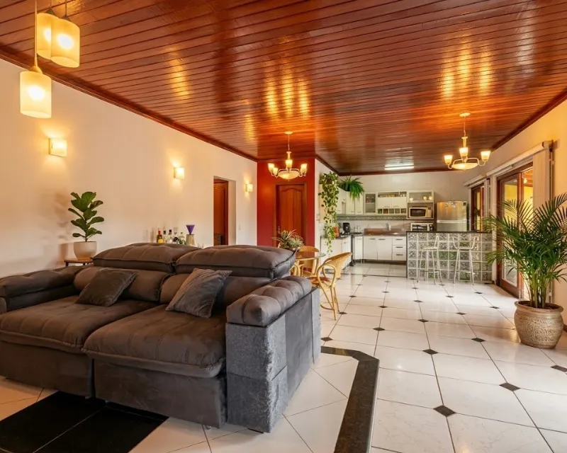 Casa 4 Dormitorios en Venta en Rio Vermelho, Florianópolis — Rio Vermelho