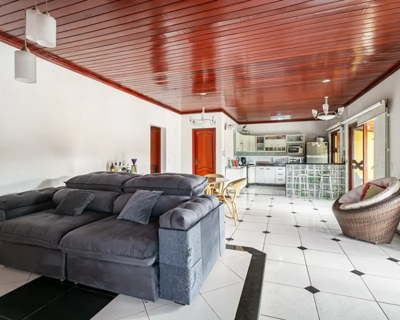 Casa 4 Quartos à Venda no Rio Vermelho, Florianópolis — Rio Vermelho