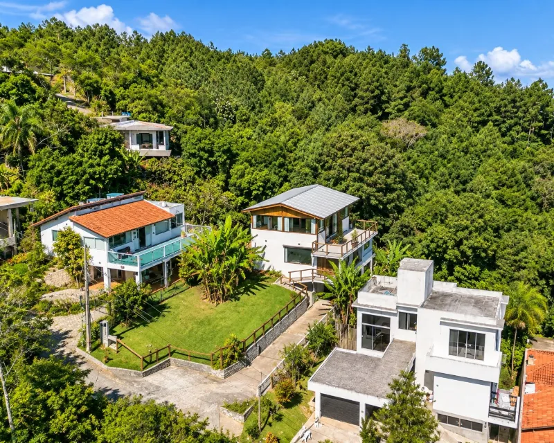 4-Bedroom House with Mountain Views for Sale in Santo Antônio de Lisboa — Santo Antônio de Lisboa