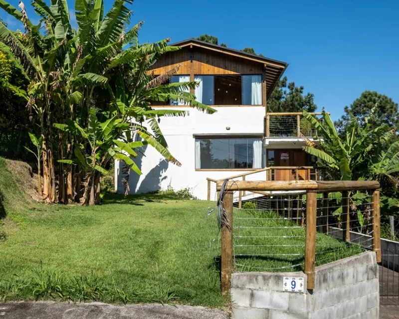 Casa 4 Dormitórios com Vista para as Montanhas à Venda em Santo Antônio de Lisboa — Santo Antônio de Lisboa