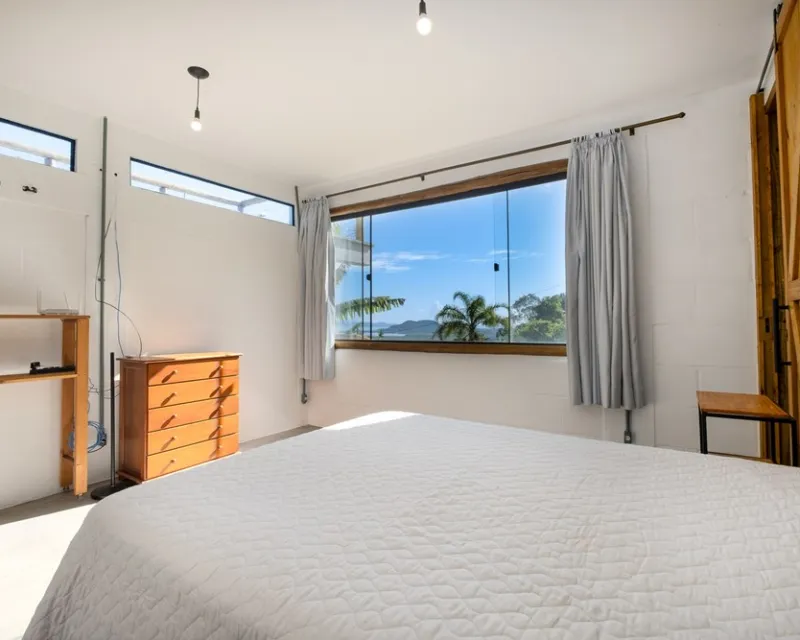 Casa 4 Dormitórios com Vista para as Montanhas à Venda em Santo Antônio de Lisboa — Santo Antônio de Lisboa