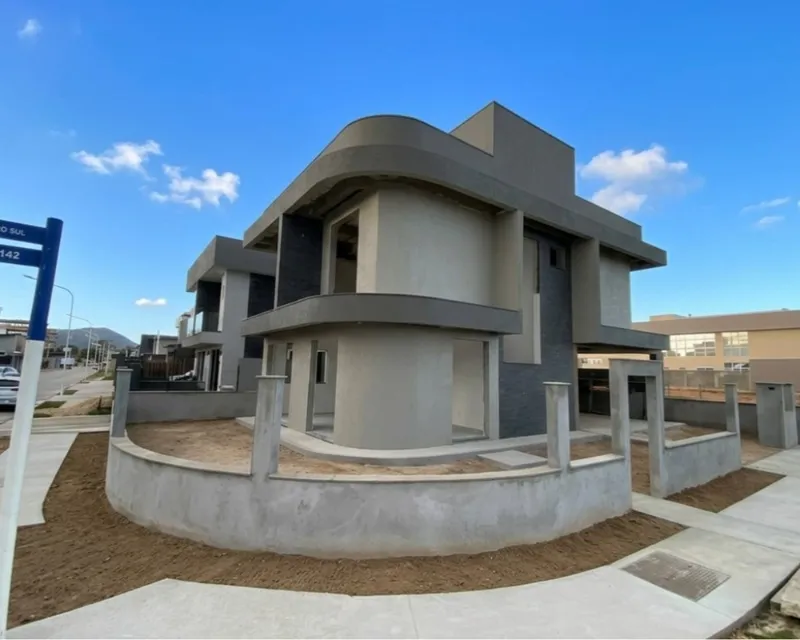 Casa 4 Suítes à Venda no Jardim Campeche, Florianópolis — Campeche