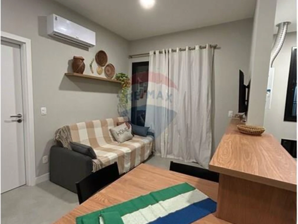 Apartamento Mobiliado 1 Quarto à Venda — Cachoeira do Bom Jesus, Florianópolis