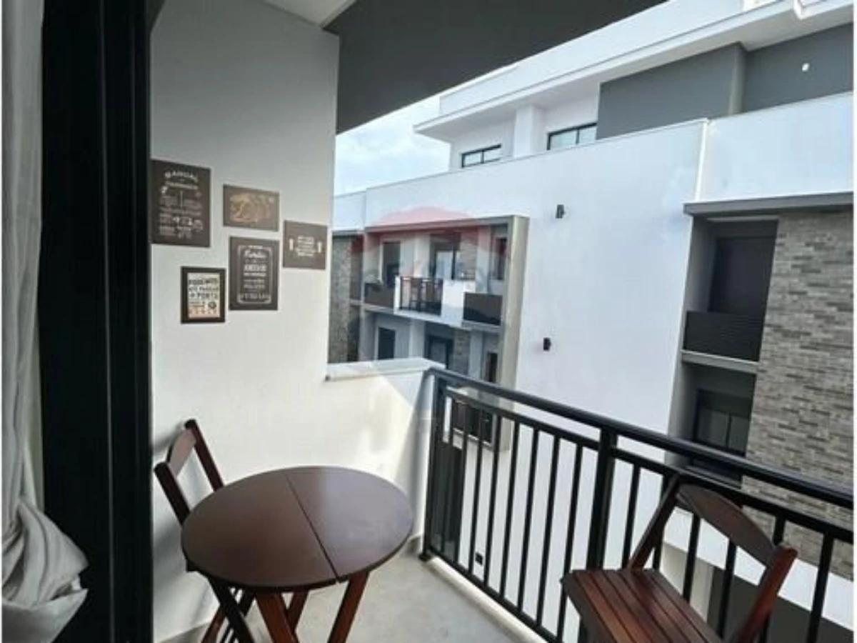 Apartamento Mobiliado 1 Quarto à Venda — Cachoeira do Bom Jesus, Florianópolis