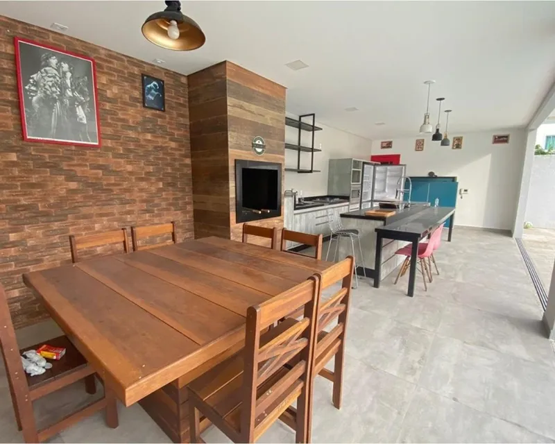 Casa 3 Dormitorios con Piscina en Venta en Ingleses, Florianópolis — Ingleses