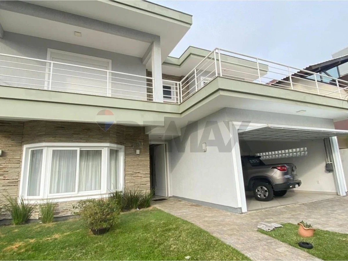 Casa 3 Dormitórios com Piscina à Venda em Ingleses, Florianópolis — Ingleses