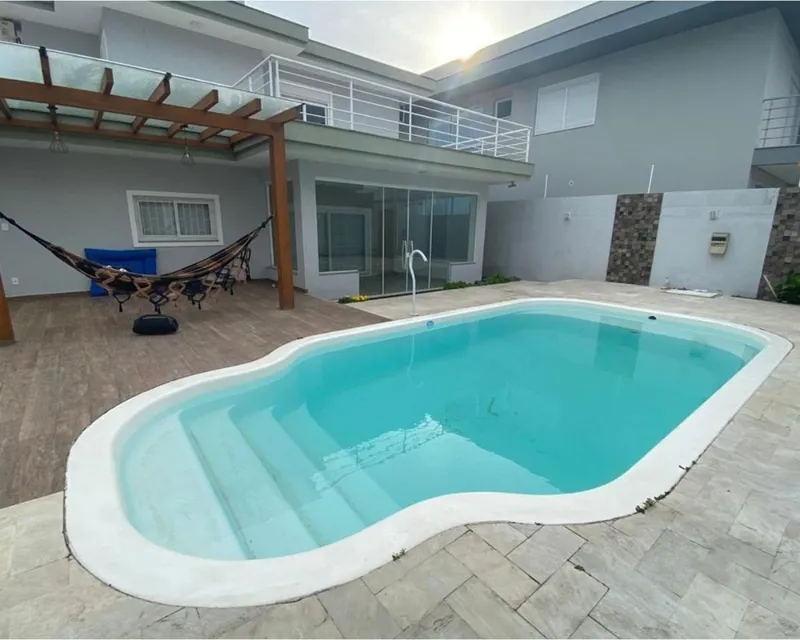Casa 3 Dormitorios con Piscina en Venta en Ingleses, Florianópolis — Ingleses