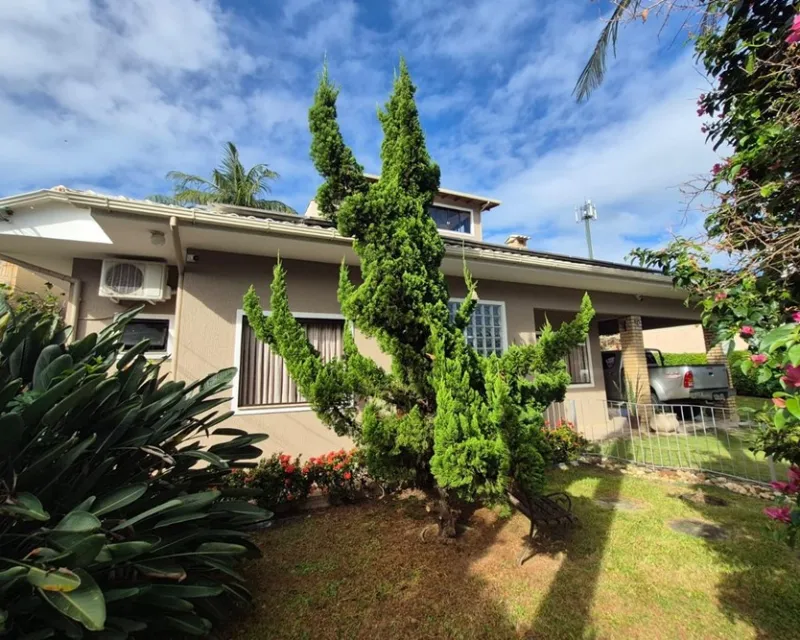 Casa 6 Quartos à Venda em Ingleses, Florianópolis — 539 m² — Ingleses