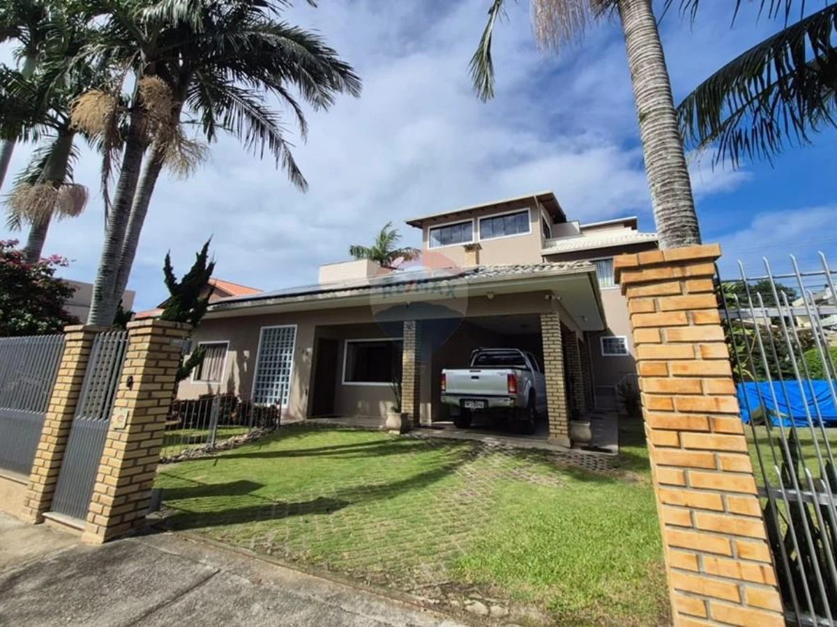 Casa 6 Quartos à Venda em Ingleses, Florianópolis — 539 m² — Ingleses