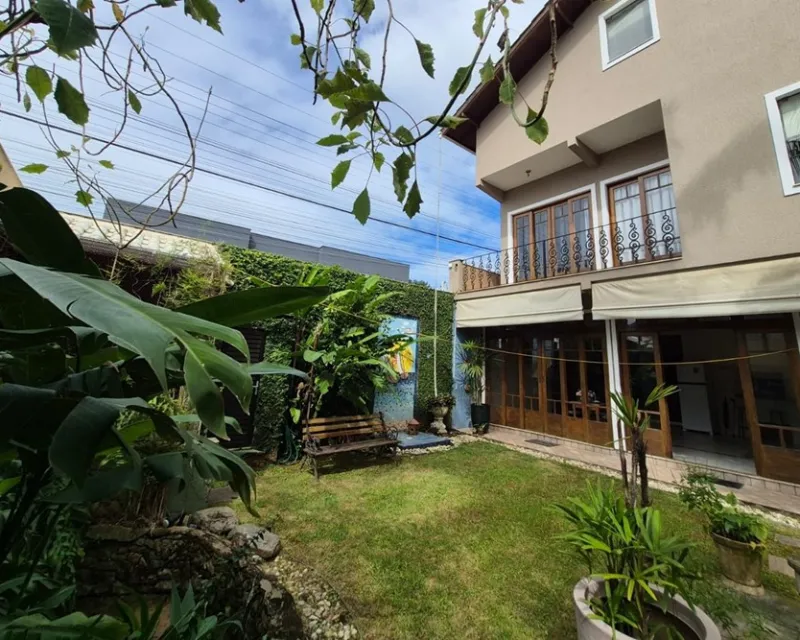 Casa 6 Quartos à Venda em Ingleses, Florianópolis — 539 m² — Ingleses