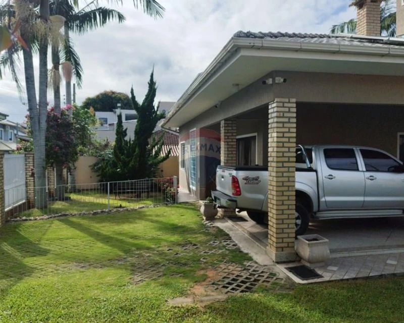 Casa 6 Quartos à Venda em Ingleses, Florianópolis — 539 m² — Ingleses
