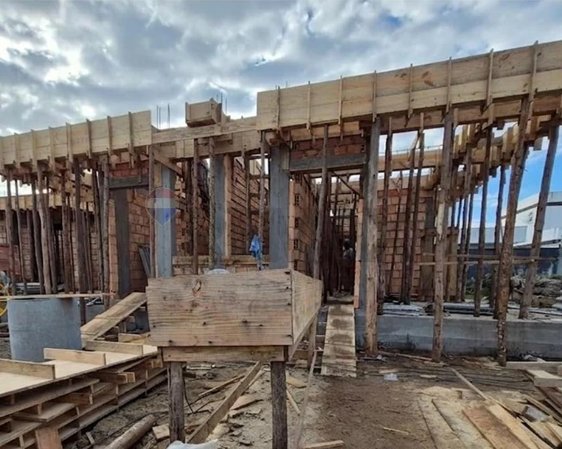 Casa 3 Dormitórios à Venda em Ingleses, Florianópolis — 131 m² — Ingleses