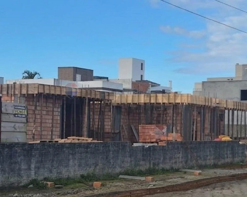 Casa 3 Dormitórios à Venda em Ingleses, Florianópolis — 131 m² — Ingleses