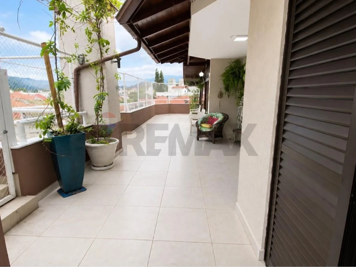 Cobertura 3 Quartos com Piscina Privativa — Canasvieiras, 30 m da Praia