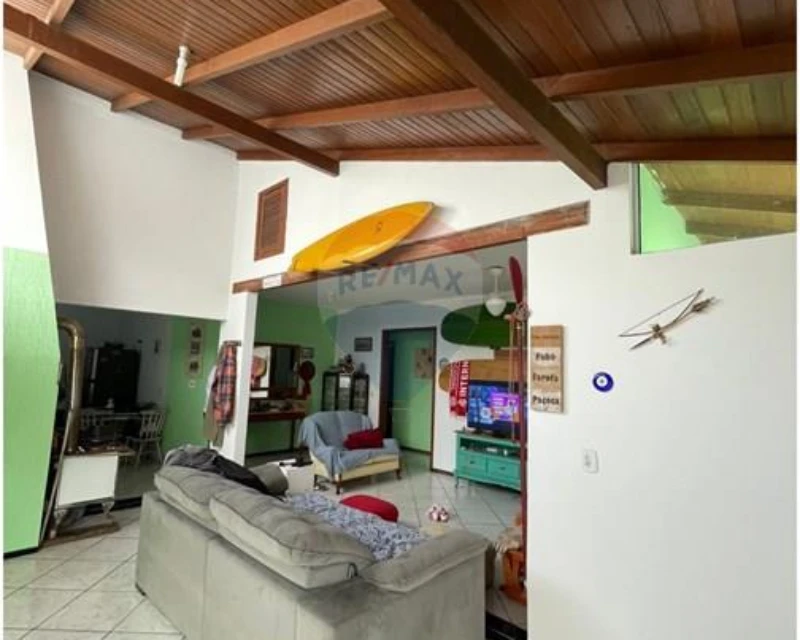 Casa 3 Dormitórios com Piscina à Venda em Ingleses, Florianópolis — Ingleses
