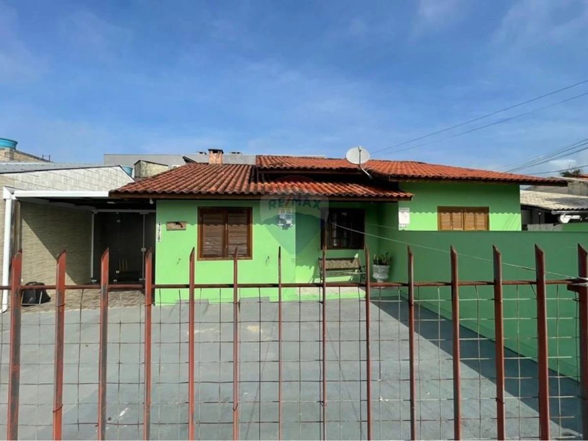 Casa 3 Dormitórios com Piscina à Venda em Ingleses, Florianópolis — Ingleses