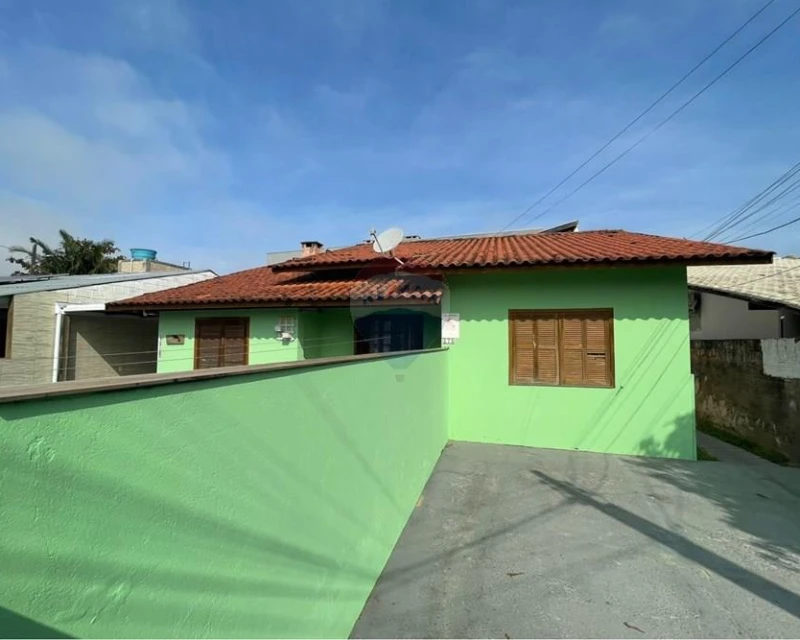 Casa 3 Dormitórios com Piscina à Venda em Ingleses, Florianópolis — Ingleses