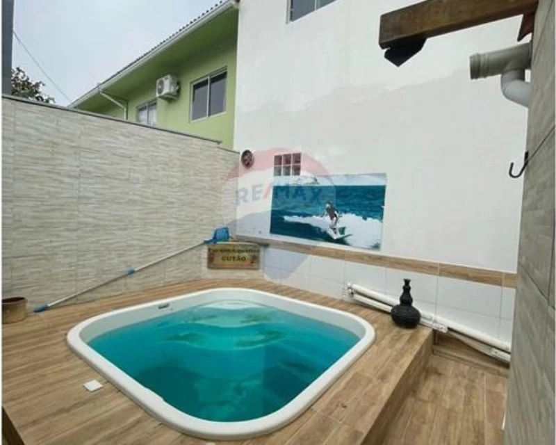 Casa 3 Dormitórios com Piscina à Venda em Ingleses, Florianópolis — Ingleses