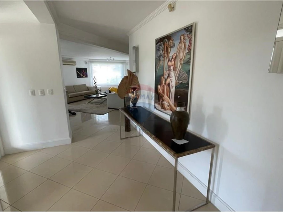 Casa 7 Dormitórios à Venda na Lagoa da Conceição, Florianópolis