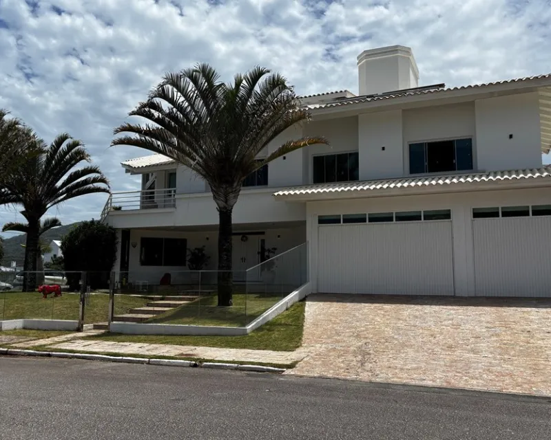 Casa 7 Dormitórios à Venda na Lagoa da Conceição, Florianópolis — Lagoa da Conceição