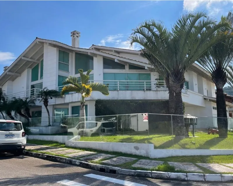 Casa 7 Dormitórios à Venda na Lagoa da Conceição, Florianópolis — Lagoa da Conceição