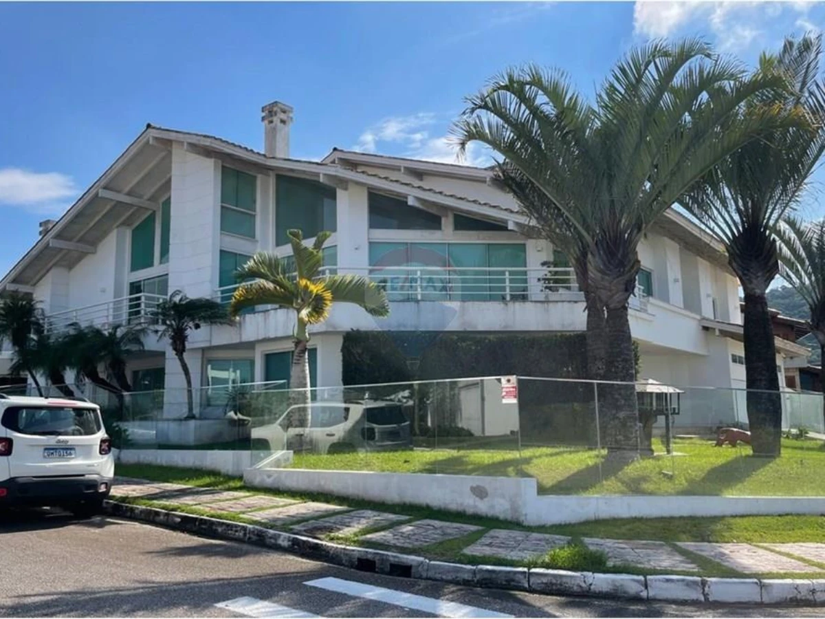 Casa 7 Dormitórios à Venda na Lagoa da Conceição, Florianópolis