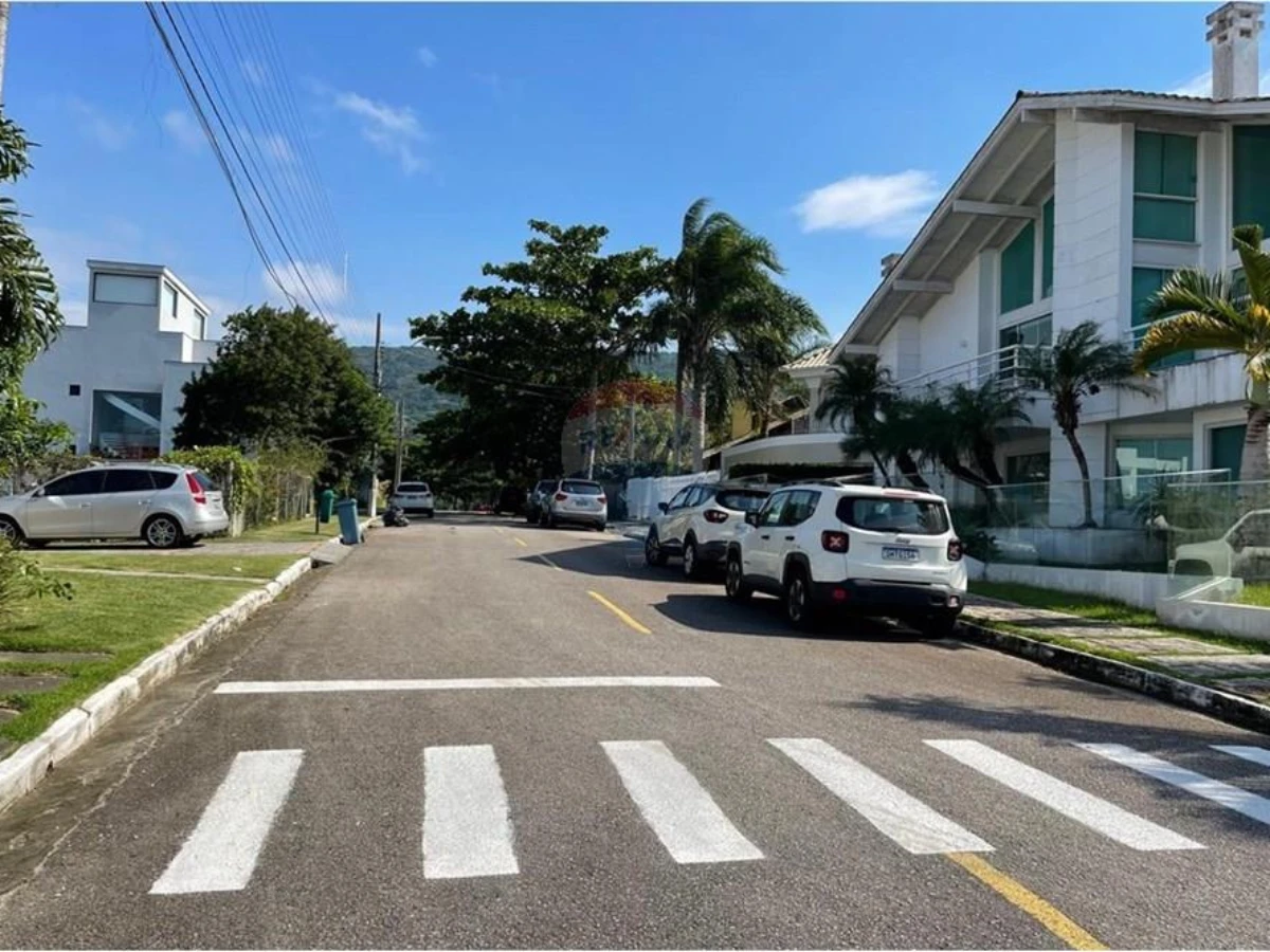Casa 7 Dormitórios à Venda na Lagoa da Conceição, Florianópolis