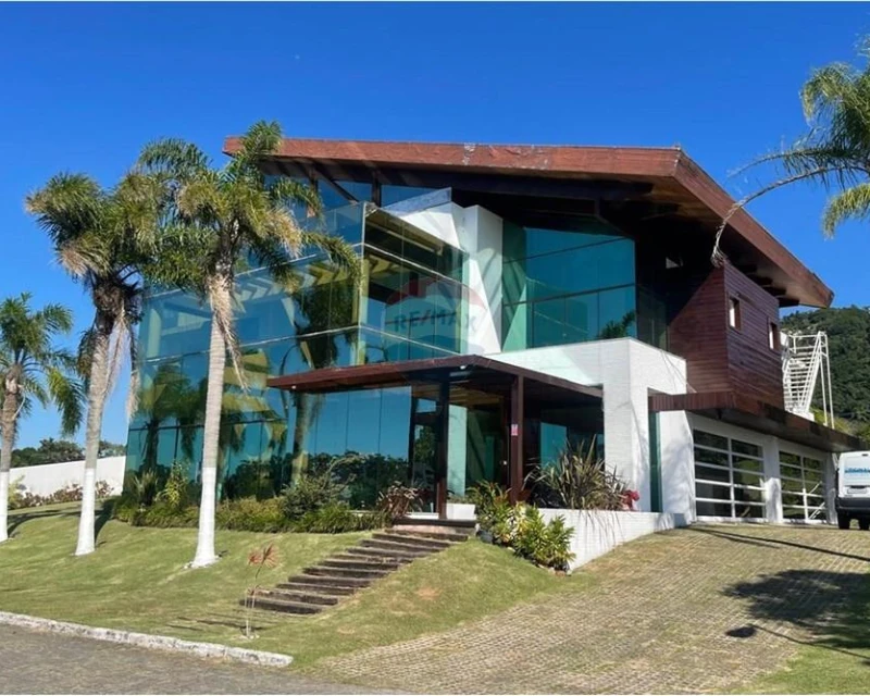8-Bedroom House for Sale in Costão Golf Ville, Ingleses — Ingleses