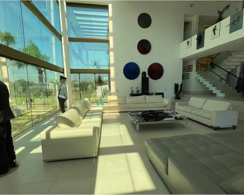 Casa 8 Dormitórios à Venda no Costão Golf Ville, Ingleses — Ingleses