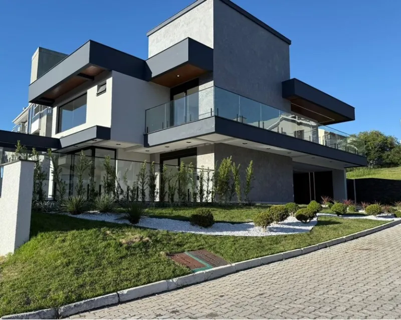 Casa 4 Suites en Condominio Cerrado — 100 m de Praia dos Ingleses — Ingleses