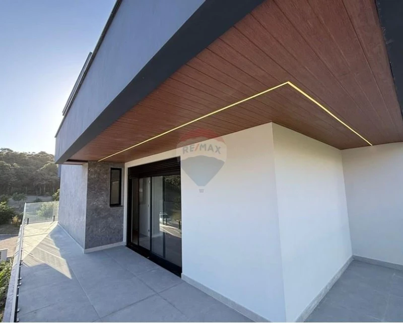 4-Suite House in Gated Community — 100 m from Praia dos Ingleses — Ingleses