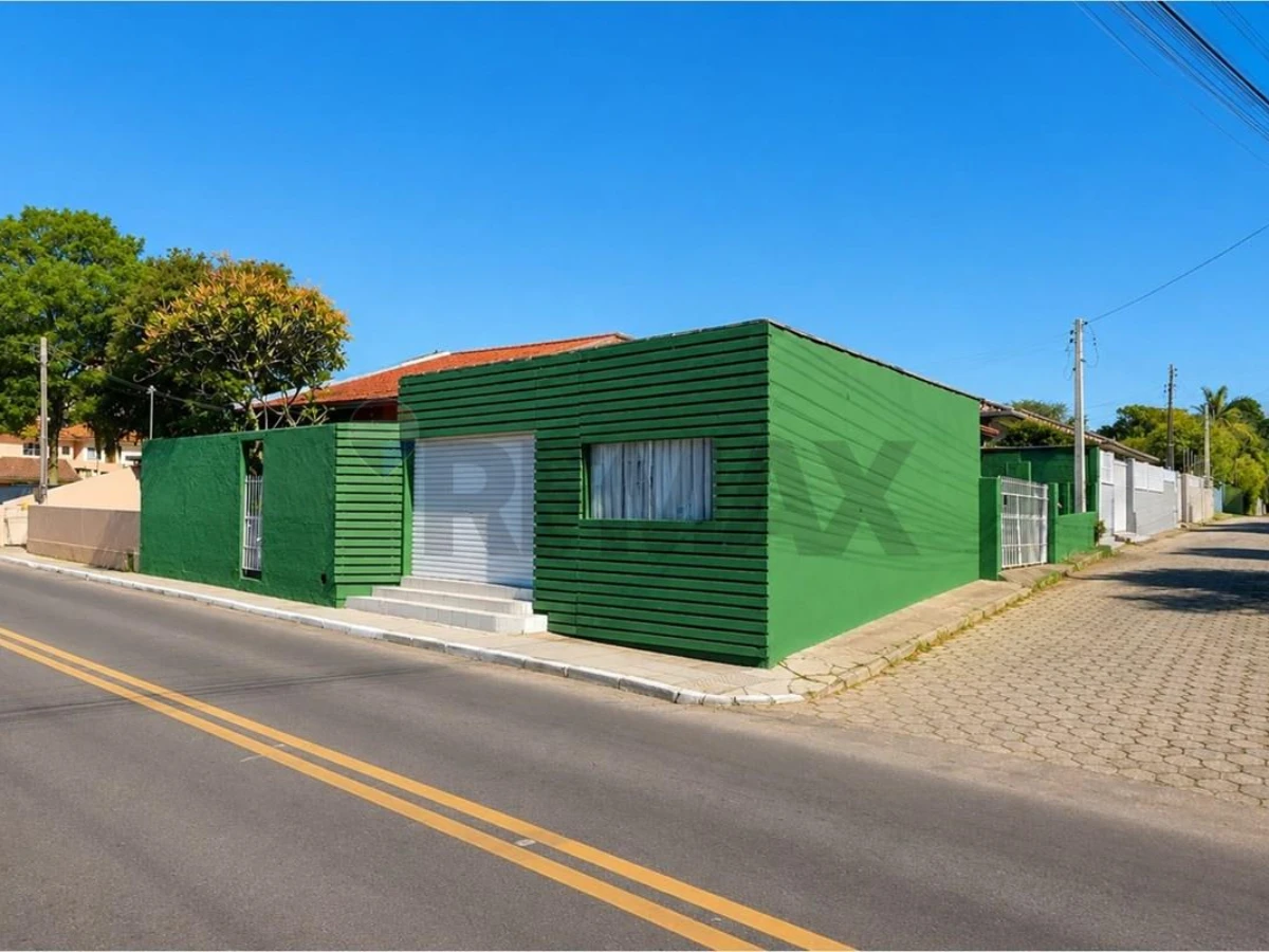 Casa 3 Quartos à Venda em Ingleses, Florianópolis — 250 m²