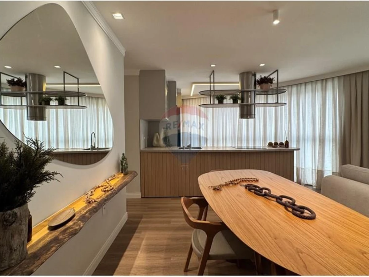 Apartamento 2 Dormitórios com Vista para o Mar à Venda em Ingleses, Florianópolis