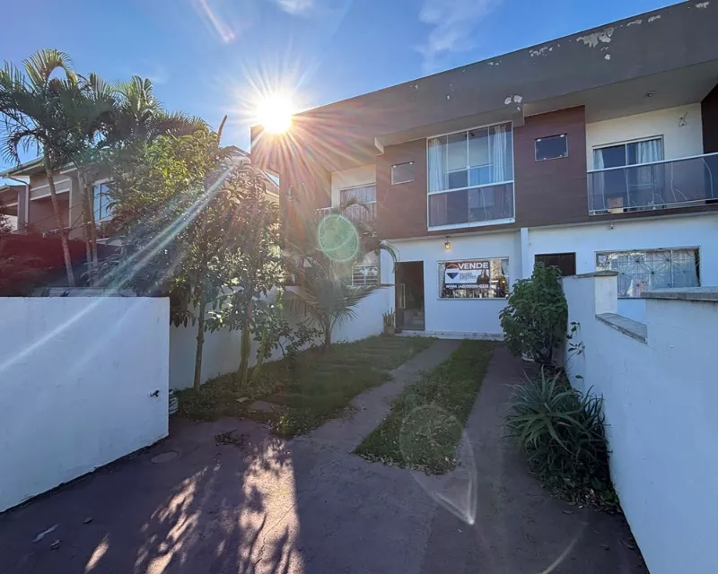 Casa de Dos Plantas en Venta — 2 Suites, Rio Vermelho, Florianópolis — Rio Vermelho