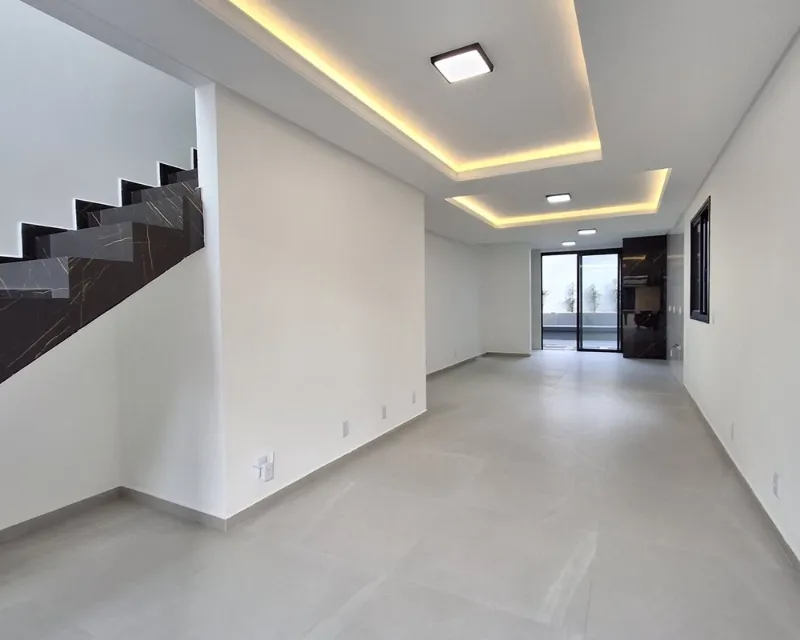 Casa Dúplex Nueva de 3 Dormitorios en Venta en Ingleses, Florianópolis — Ingleses
