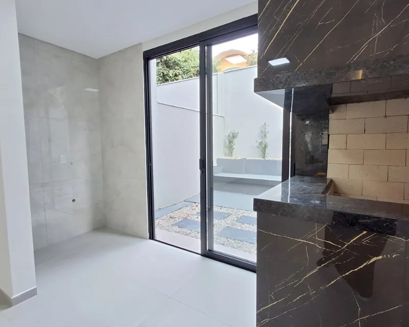 Casa Dúplex Nueva de 3 Dormitorios en Venta en Ingleses, Florianópolis — Ingleses