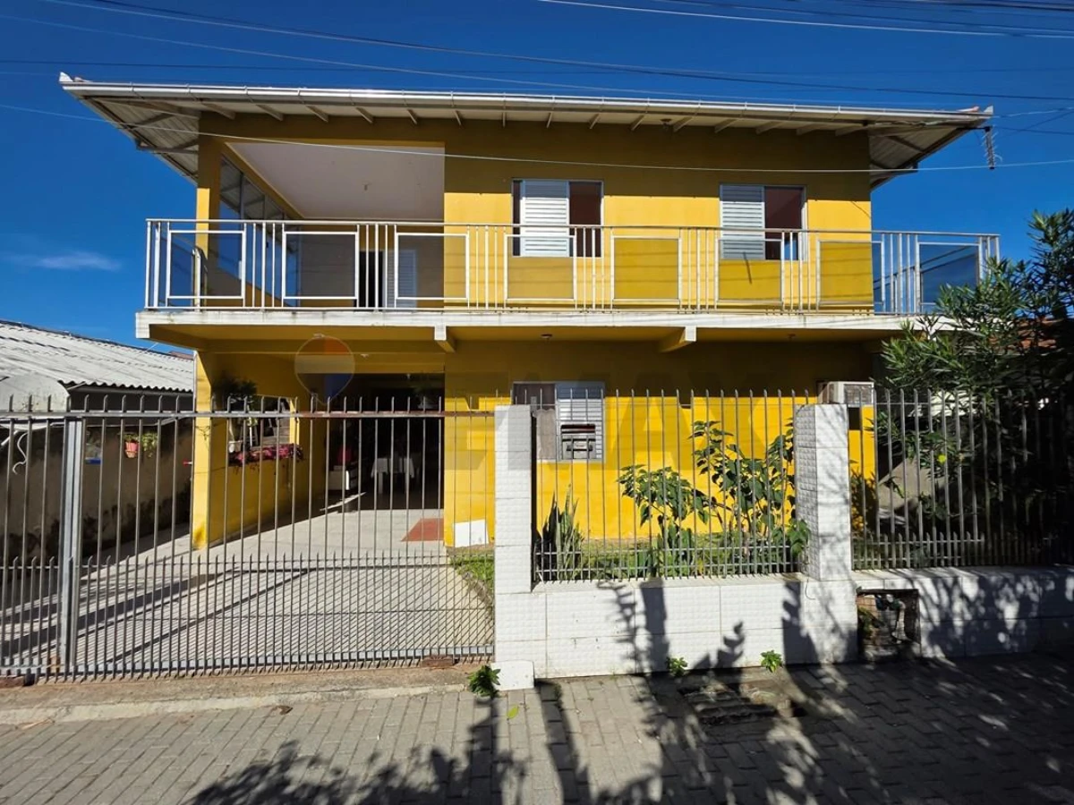 Casa 6 Quartos à Venda em Ingleses do Rio Vermelho, Florianópolis — Ingleses do Rio Vermelho
